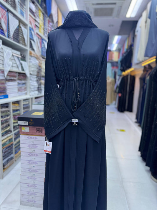 Abaya Noire Perlée – Élégance & Raffinement Intemporel